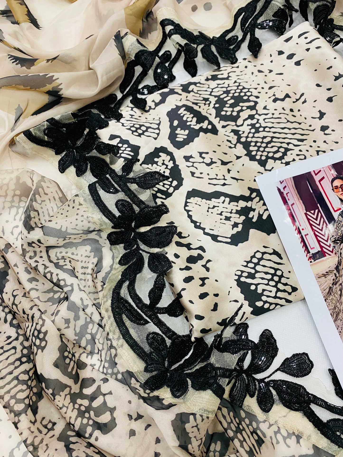 MB CHINA SILK TIGER PRINT