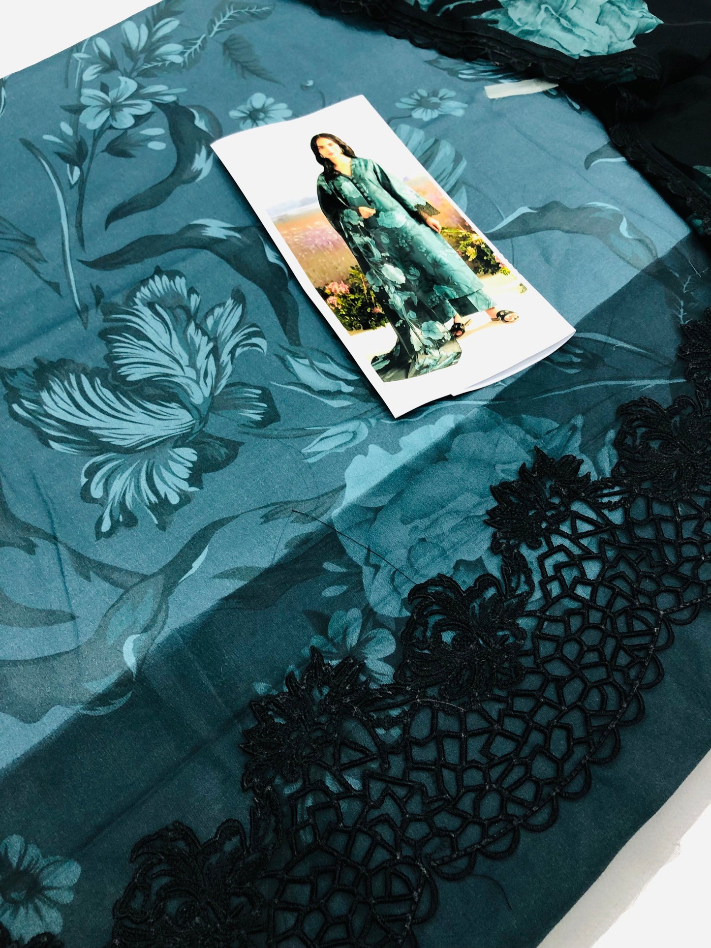 IZNIK SEA BLUE DIGITAL LAWN