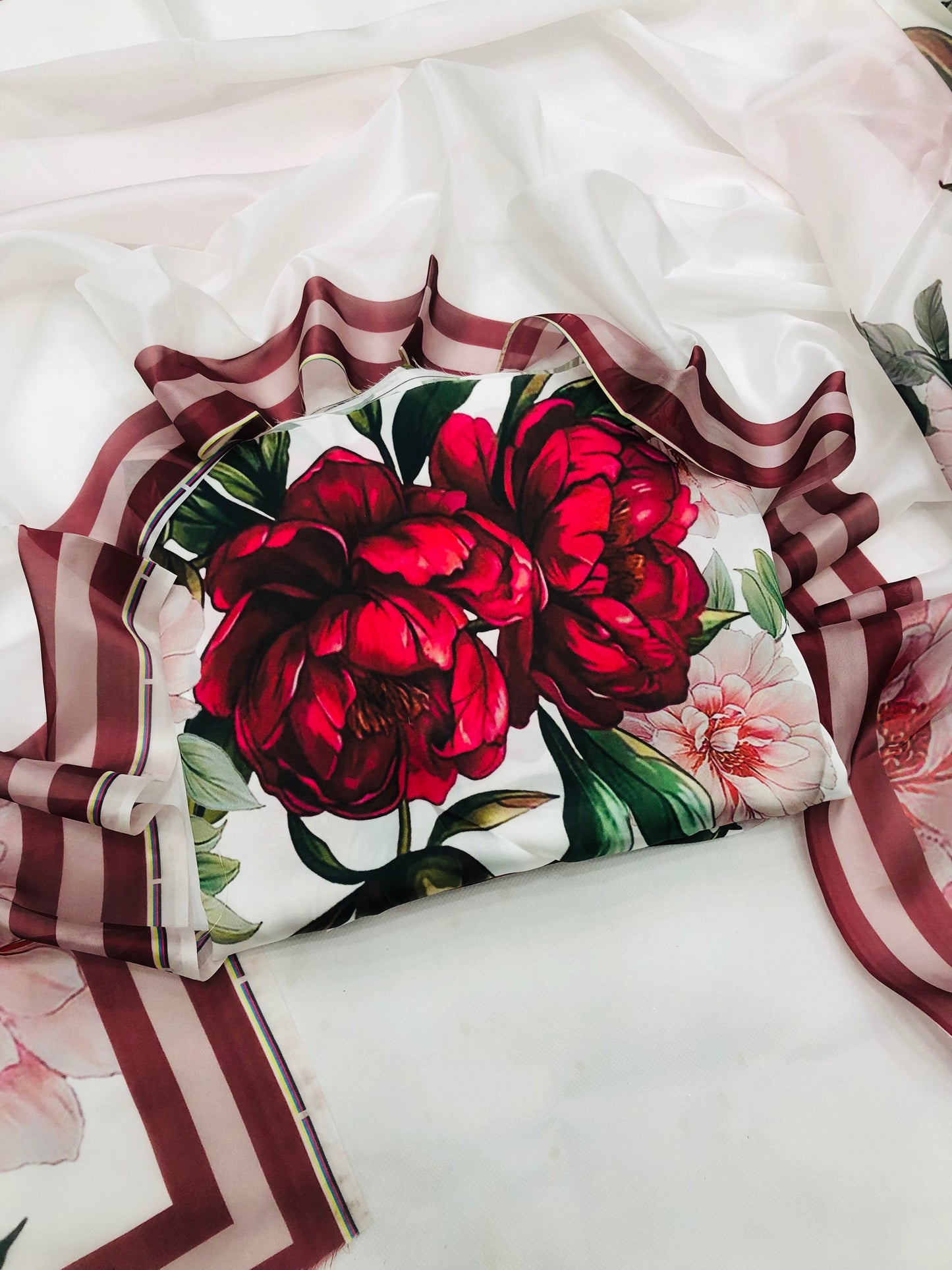 CHINA SILK WHITE ROSE